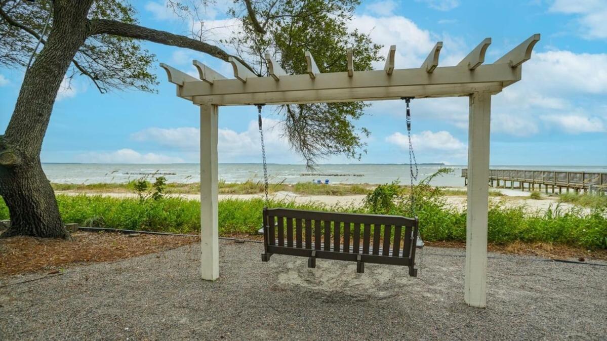 Walk To The Beach Waterfront Oasis Hilton Head Island Eksteriør billede